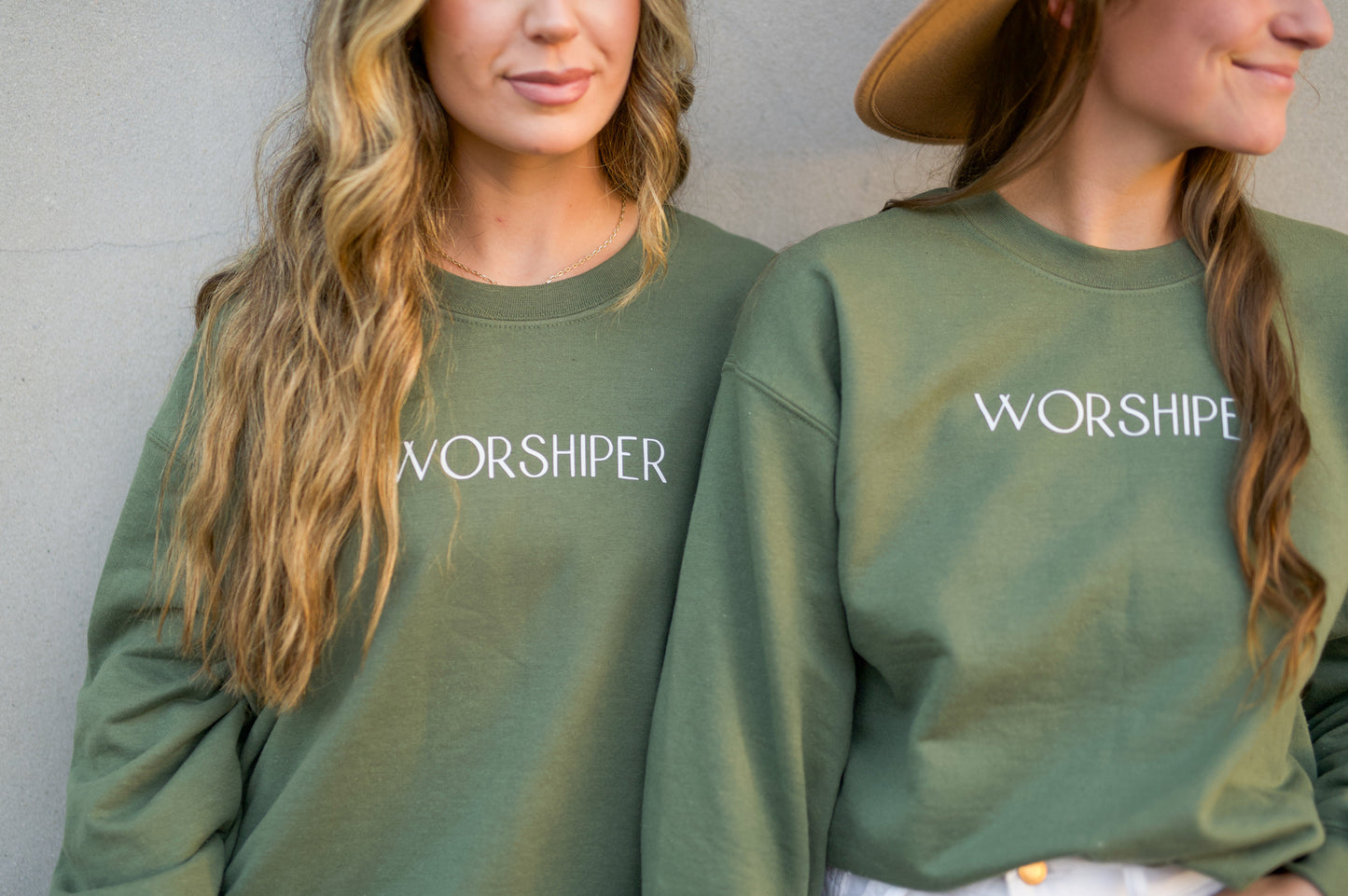 WORSHIPER CREWNECK
